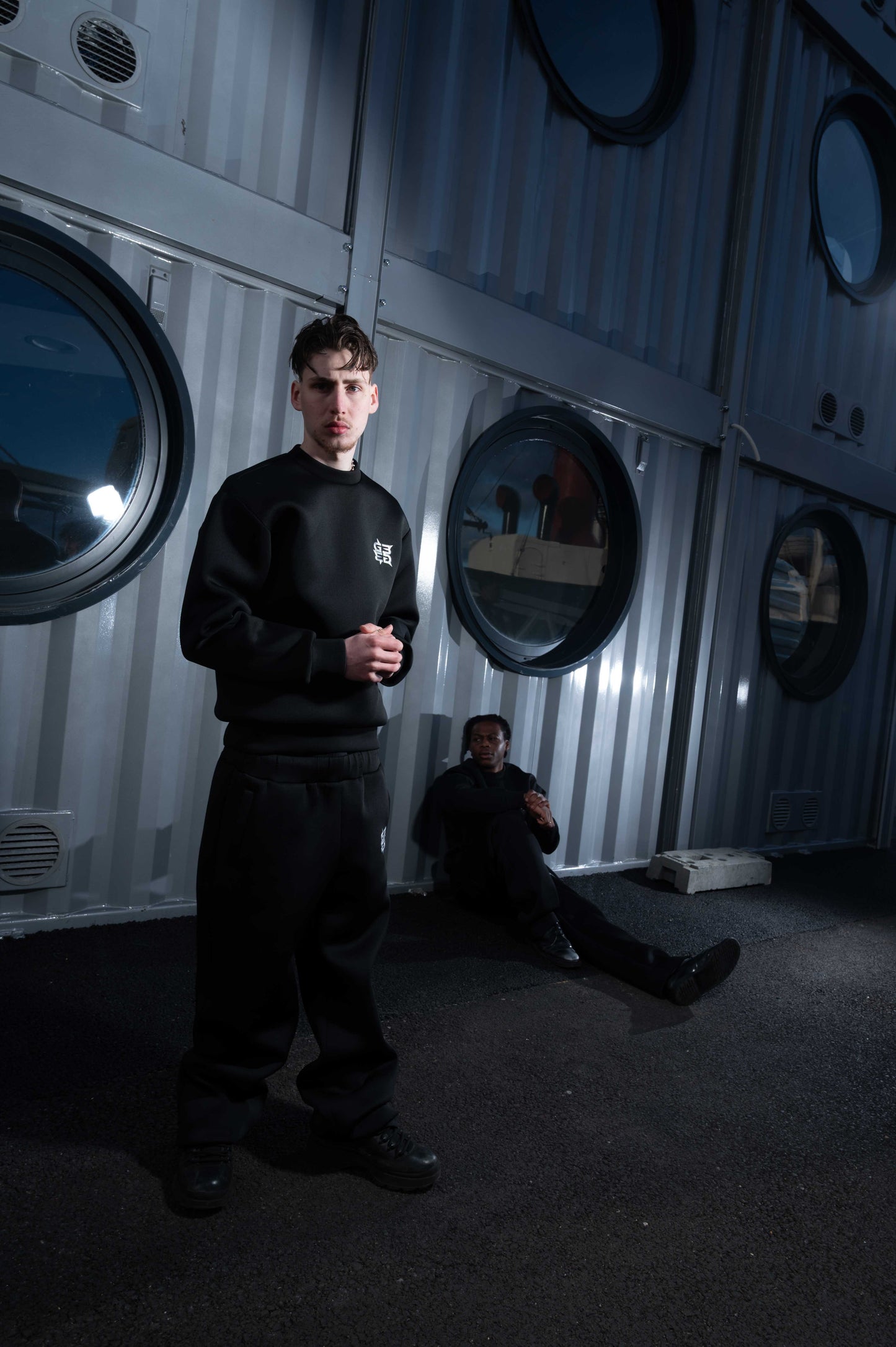 SCUBA JOGGERS: MODEL-001